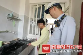 学生在宿舍“花式”玩火，消防顺着网线找上门来图片