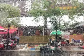打雷又下雨！南宁出现雷电+强降水+冰雹等强对流天气图片