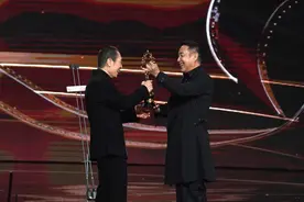 张艺谋获天坛奖终身成就奖 成中国电影史上获奖最多导演｜直击北影节图片