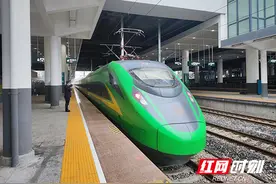 首次！共8列复兴号“绿巨人”动车组助力株洲五一出行图片