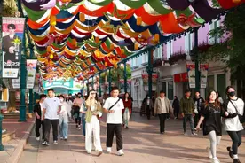 华服节、烟花秀、音乐节……上海欢乐谷“五一”精彩嗨不停！图片
