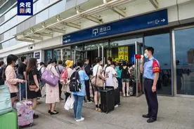 “五一”假期第四天返程客流增多 国铁南宁局预计发送旅客60万人次图片