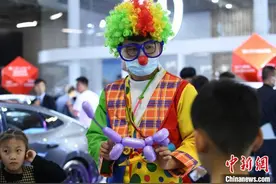 甘肃车展吸引民众沉浸式体验“汽车盛宴”图片