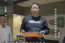 招远文旅回应大爷完成单手拿金砖挑战：不符合，十年来无人成功图片