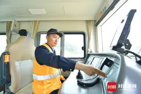 95后轨道车司机王坤：驾驶“百吨大驱”的“高铁快递员”图片