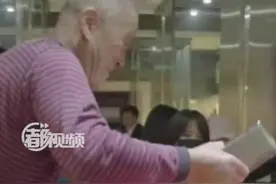 山东招远文旅局回应大爷挑战单手拿金砖成功：不作数图片