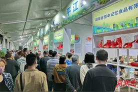 “五一”遇上“渔火季”，岳阳消费市场涨涨涨图片