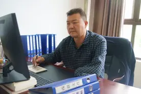 “四川好人”王小猛：因为自己淋过雨，就想为别人撑把伞图片