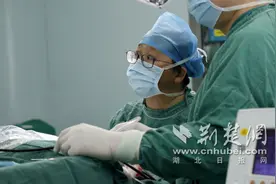 恩施州首创术式内镜微创切除额骨骨瘤图片
