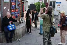 旅途中的拍拍拍图片