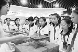 广西梧州：到防震减灾馆学知识图片