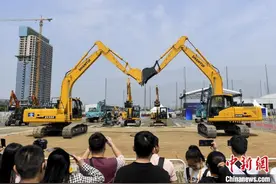中国工程机械产业规模持续壮大 智能化、绿色化转型全面提速图片