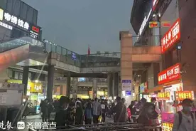 从摆野摊到持证摆摊：“北漂18年，我来上海摆小摊”图片