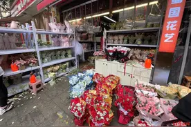 母亲节的“妈妈经济”：花店一天接上千单，闪送小哥凌晨就开始抢单图片