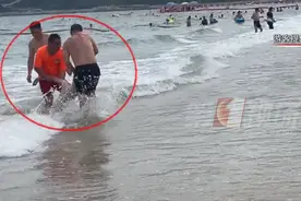 冲进海里救起溺水男子！这位好心“老外”找到了图片