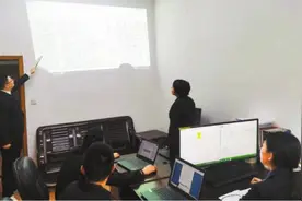 揭股市黑嘴的黑色产业链:通过"抢帽子"交易操纵股票图片