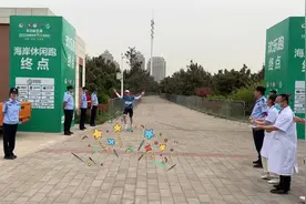 用时23分钟！2023仙境海岸海阳马拉松休闲跑第一名到达终点图片