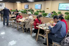 每日一词∣基本养老服务体系建设the building of the basic elderly care system图片