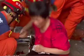 女子手卡机器看到女儿强撑说没事图片