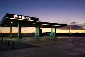 无人区里，中国石油建了一座加油站……图片