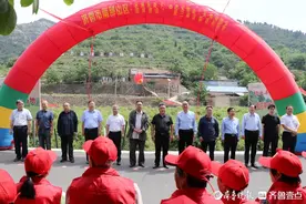 “源味南山”第三届金银花采摘节启动图片