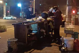 路边摆摊：热闹与辗转的四十年图片