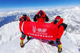 站上新高度，华彬旗下战马“登顶”珠峰图片