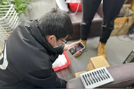 上海市首例制贩黑客工具非法破解手机信息系统案告破图片