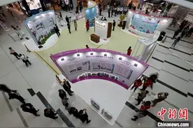 “72岁”香港警察乐队现身太原奏响爱国旋律图片