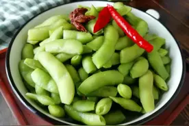 煮毛豆，很多人第1步就错了！难怪毛豆变色发黄，还不入味图片