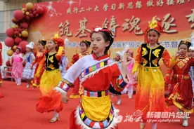 书法、舞蹈、管乐……这所学校以传统文化庆祝艺术节图片
