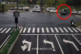 有够离谱的！男子在杭州偷了货车准备喷漆，喷到一半......图片