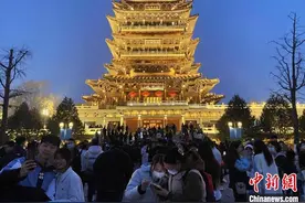 【寻味中华丨名楼】大明湖畔超然楼 半城湖色一楼璀璨图片