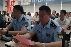 这场惠企政策宣讲会，让汉街近千家商务楼宇企业信心大振图片