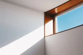 不开空调也能降室温？这样开窗就可以~图片