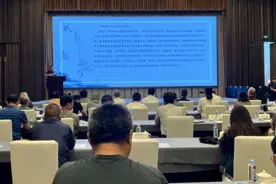 扬州举办“新时代园林盆景研讨会”，扬派盆景技艺入选国家级非遗15年了图片