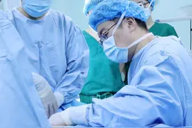 11岁女孩患纤维上皮性肿瘤，烟台山医院巧用隐蔽切口为其切除图片