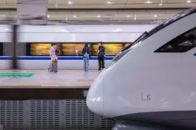 广铁7月1日调图，往返深港、穗港高铁运能大幅提升图片