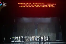 探秘舞台剧《觉醒年代》：用现代科技再现历史画面图片
