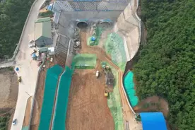 山东烟台城市快速路全线首个隧道顺利进洞施工图片