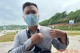 男子称练车途中被教练打 驾校：已开除图片