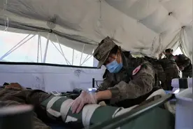 装甲驾驶特级！这个女兵真不简单图片