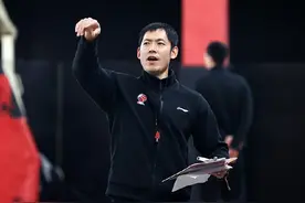 张庆鹏与天津男篮续约三年图片