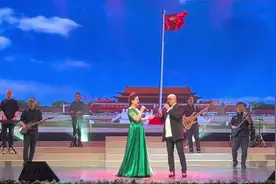 青岛：男女声二重唱《我爱你中国》图片