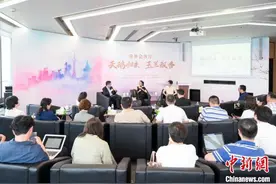 华人芭蕾舞演员谭元元的“人生选择”与“艺术人生”图片