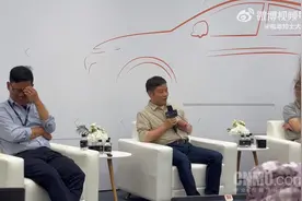 何小鹏：和李斌李想还在一个群里 但和李斌聊得多些图片