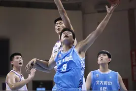 篮球——全国U17联赛：上海久事获得季军图片