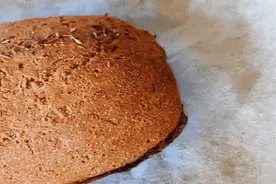 能砸核桃、砸砖头……俄罗斯大列巴为啥这么硬？图片