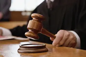 村民私自建桥被判刑，媒体：仅一罚了之，忽略了群众出行困难图片
