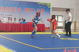 “功夫一出手，就知有没有”！武汉百余散打少年同台比武图片